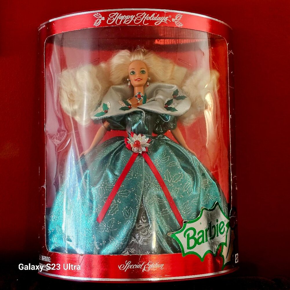 1995 Christmas Holiday Mattel Barbie Doll long Blond hair green Victorian gown